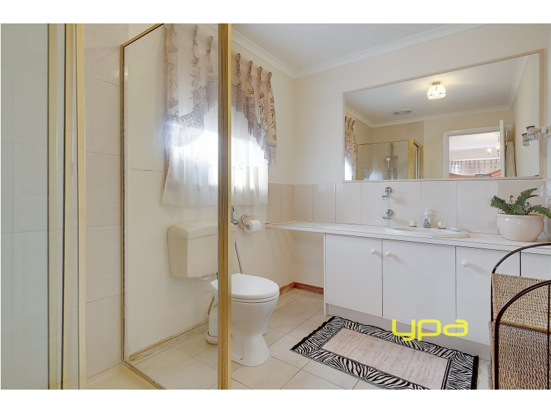 11 Whimbrel Court, Werribee VIC 3030