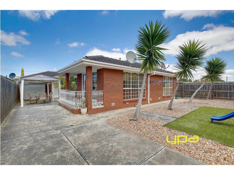 11 Whimbrel Court, Werribee VIC 3030
