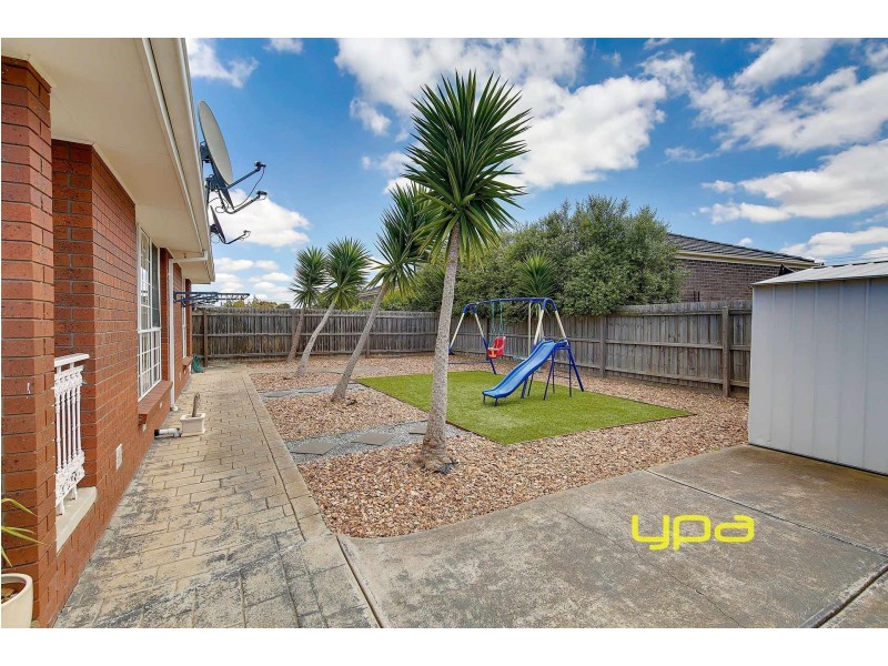 11 Whimbrel Court, Werribee VIC 3030