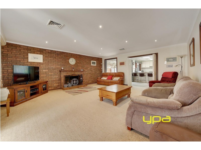 11 Evrah Drive, Hoppers Crossing VIC 3029