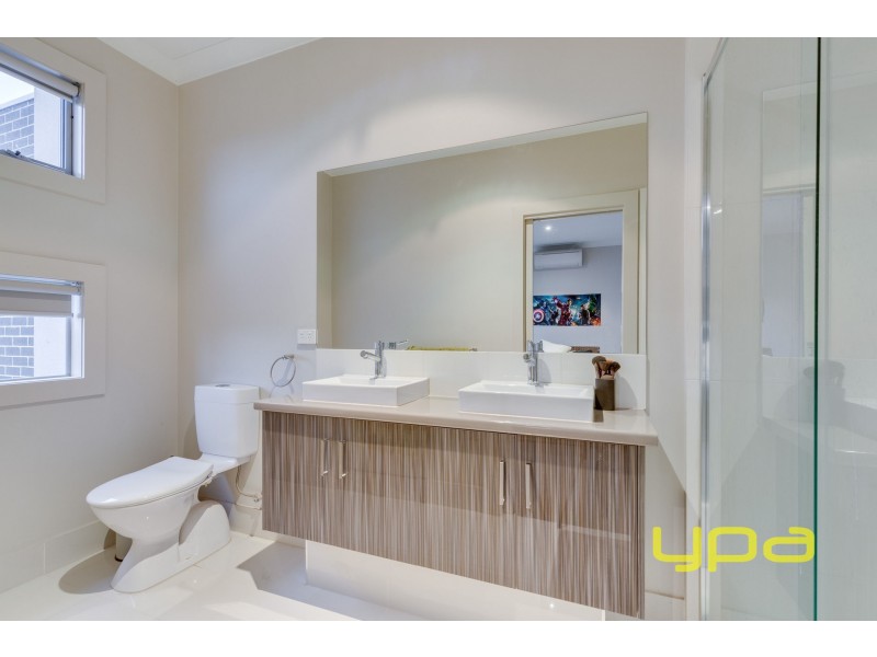 8 Hamlet Street, Werribee VIC 3030