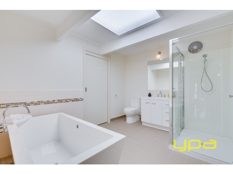 4 Davie Crescent, Hoppers Crossing VIC 3029