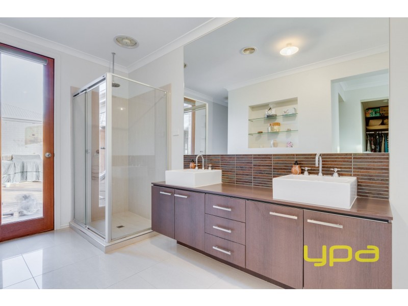 27 Carmichael Drive, Wyndham Vale VIC 3024
