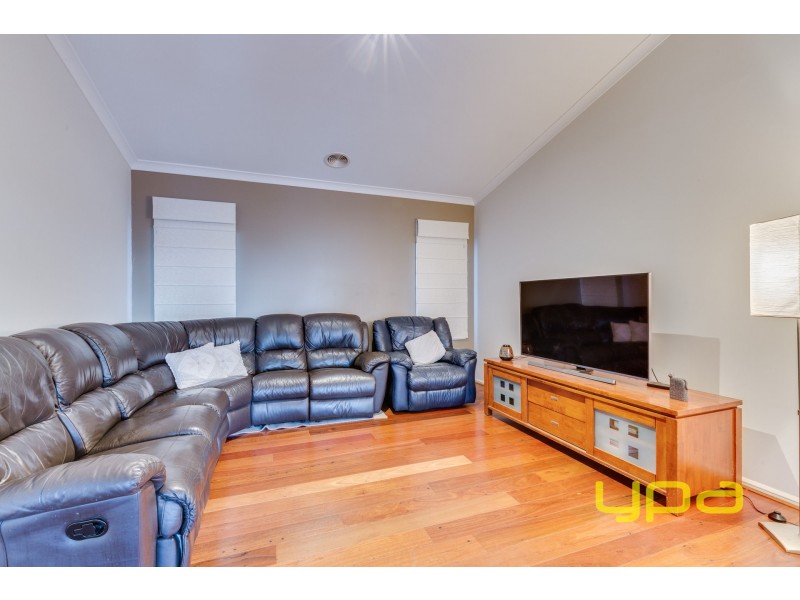27 Carmichael Drive, Wyndham Vale VIC 3024