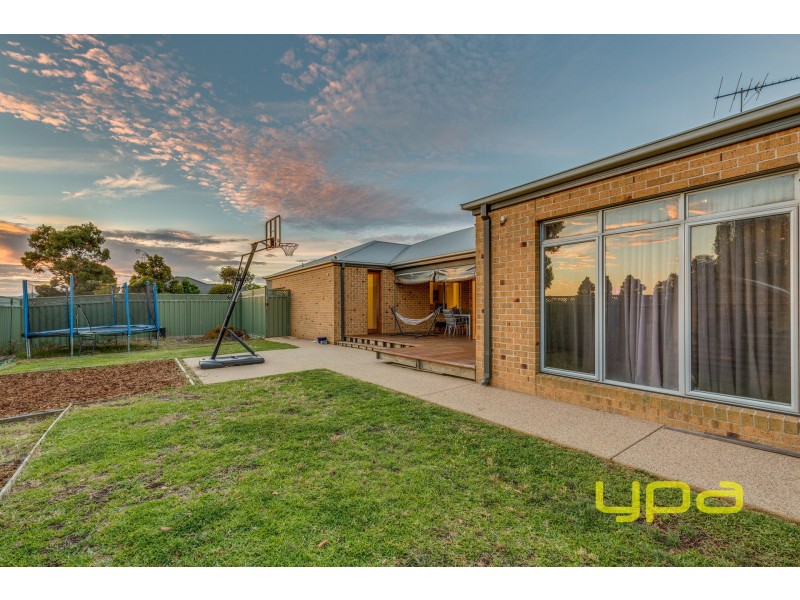 27 Carmichael Drive, Wyndham Vale VIC 3024