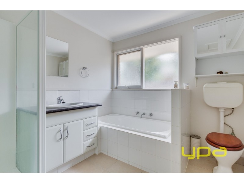 6 Harris Avenue, Hoppers Crossing VIC 3029