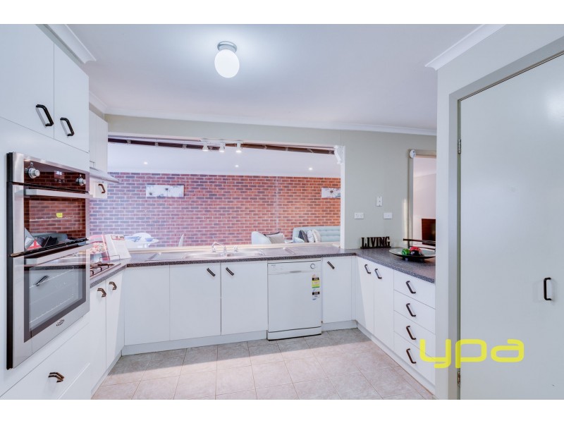7 St Lawrence Close, Werribee VIC 3030
