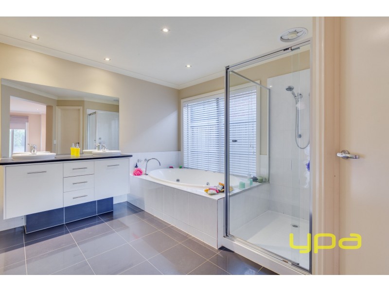9 Azure Drive, Tarneit VIC 3029
