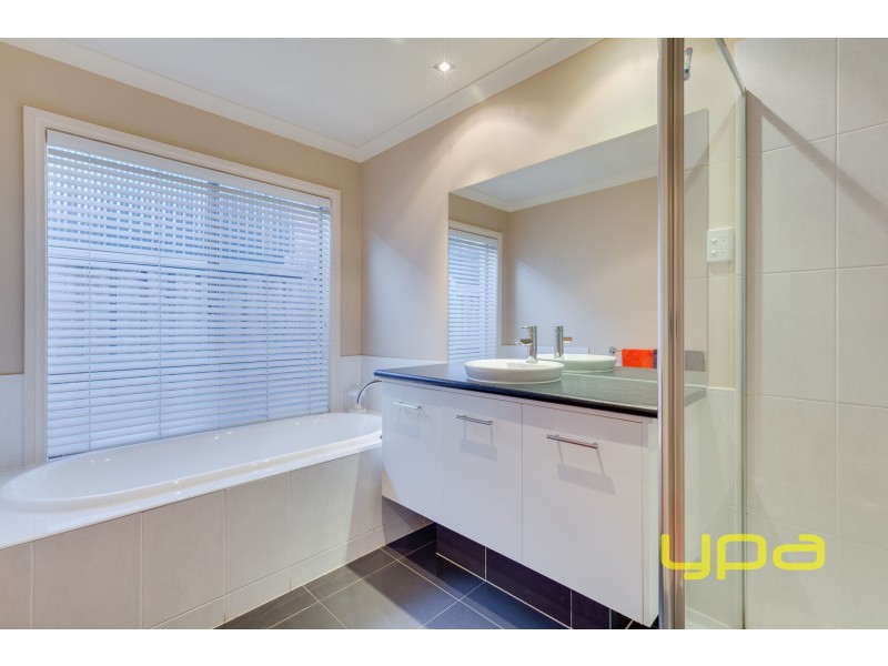 9 Azure Drive, Tarneit VIC 3029