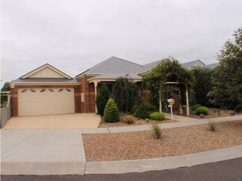 35 McMahon crescent, Tarneit VIC 3029