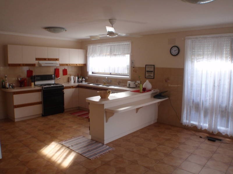 37 Crellin Avenue, Altona Meadows VIC 3028