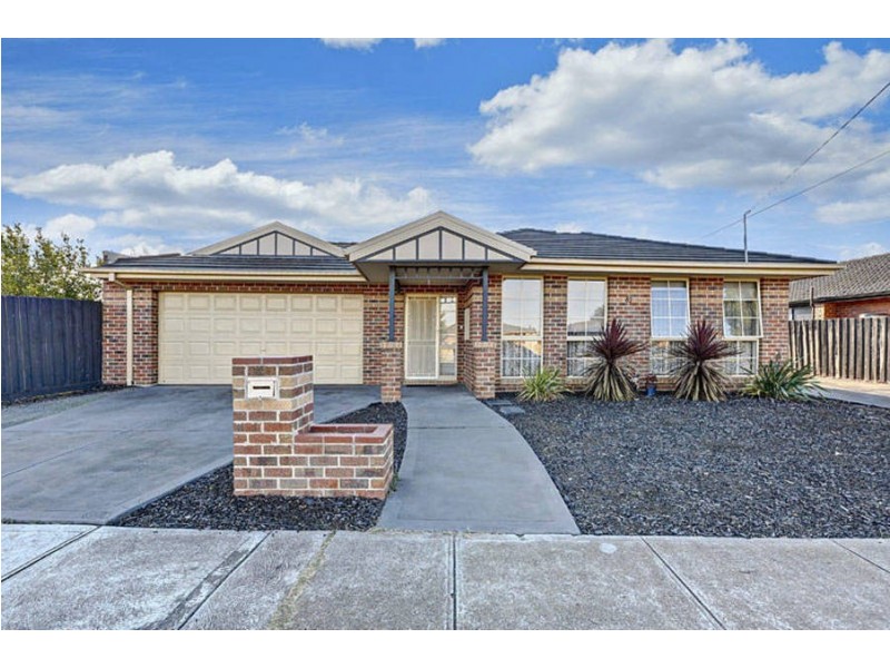 1/82 Songlark Crescent, Werribee VIC 3030