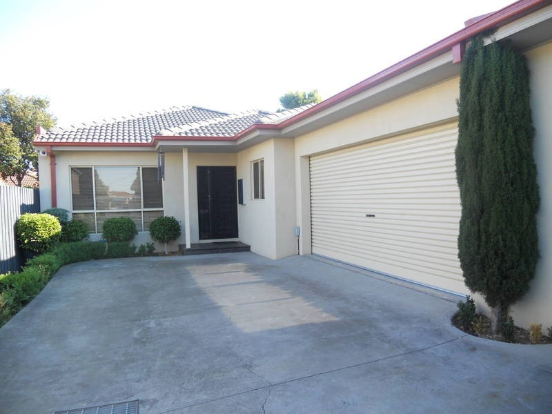 2/25 May Avenue, Altona Meadows VIC 3028