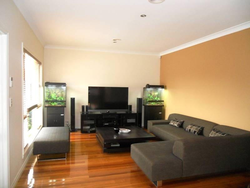 2/25 May Avenue, Altona Meadows VIC 3028