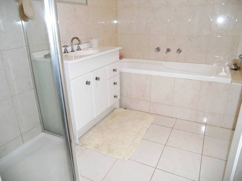 2/25 May Avenue, Altona Meadows VIC 3028