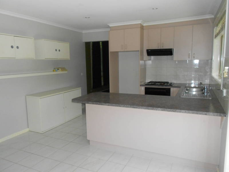 2/46 Weeden Drive, Werribee VIC 3030