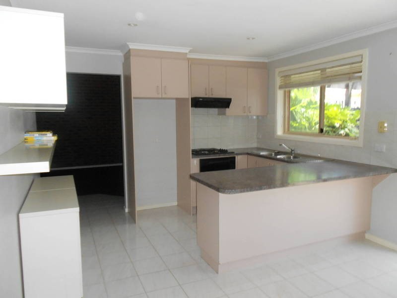 2/46 Weeden Drive, Werribee VIC 3030