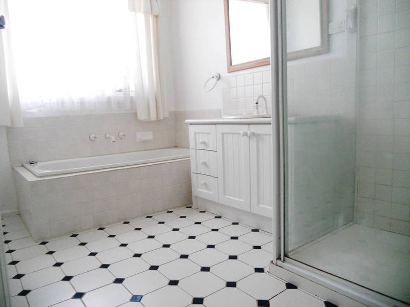 13 Riverbend Crescent, Werribee VIC 3030