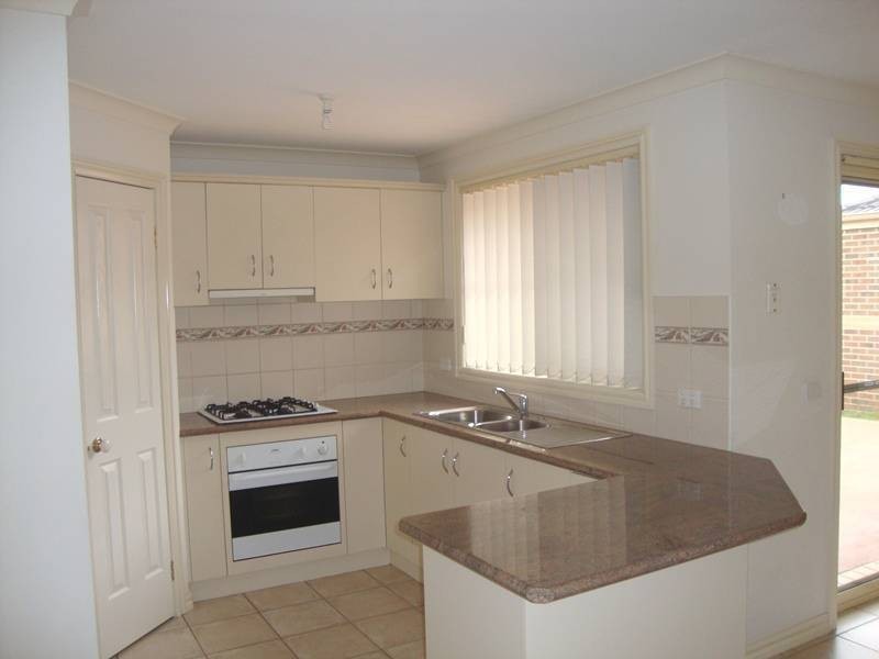 1/74 Mossfiel Drive, Hoppers Crossing VIC 3029