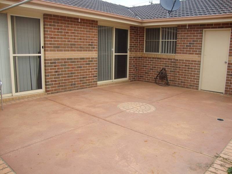 1/74  Mossfiel Drive, Hoppers Crossing VIC 3029