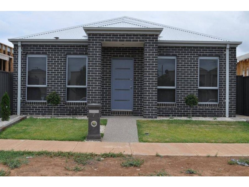 7 Hinkley Place, Werribee VIC 3030
