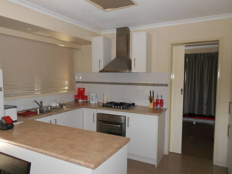 15 Harris Avenue, Hoppers Crossing VIC 3029