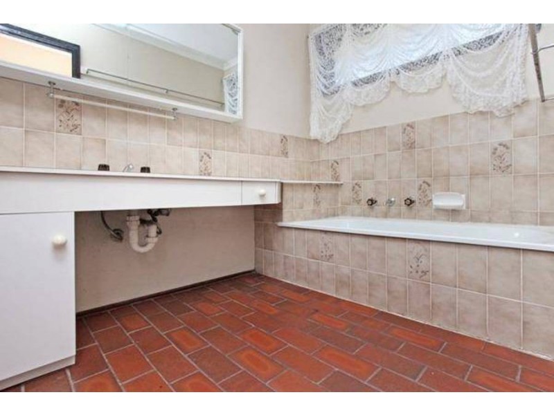 27 Lansell Road, Wyndham Vale VIC 3024