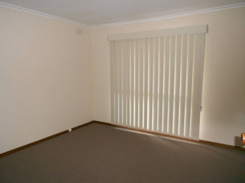 2/7 Deutgam Street, Werribee VIC 3030