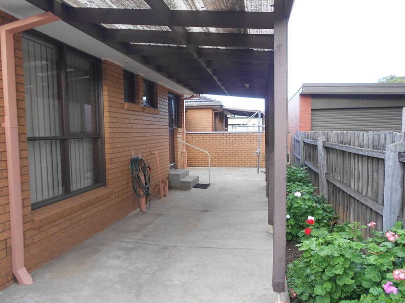 2/7 Deutgam Street, Werribee VIC 3030