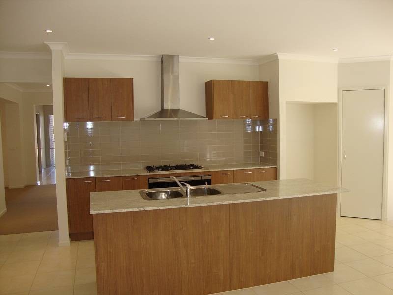 13 Daydream Drive, Point Cook VIC 3030