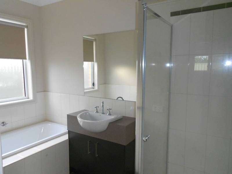 2  Boucaut Street, Wyndham Vale VIC 3024