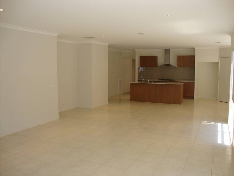 13 Daydream drive, Point Cook VIC 3030