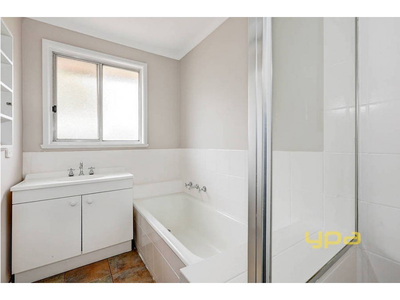 4 Malleehen Street, Werribee VIC 3030