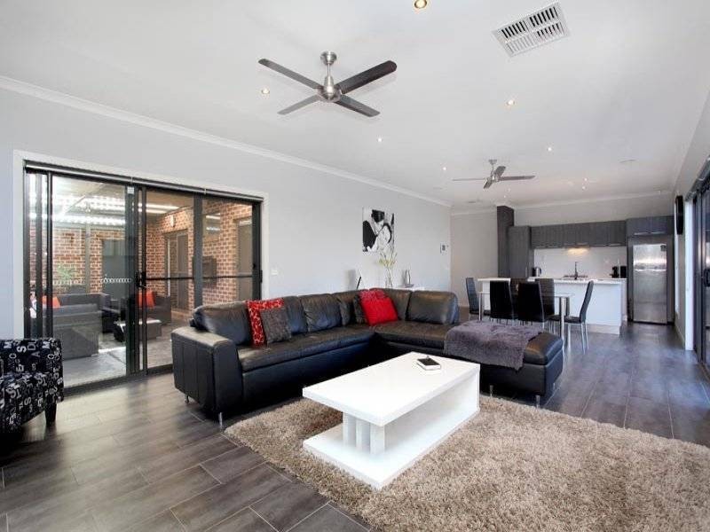 44 Urban Drive, Williams Landing VIC 3027