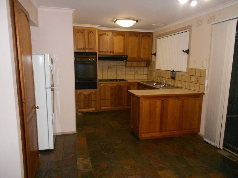 33 Claremont Crescent, Hoppers Crossing VIC 3029