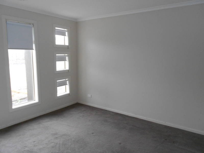 2/15 Lady Penrhyn Drive, Wyndham Vale VIC 3024