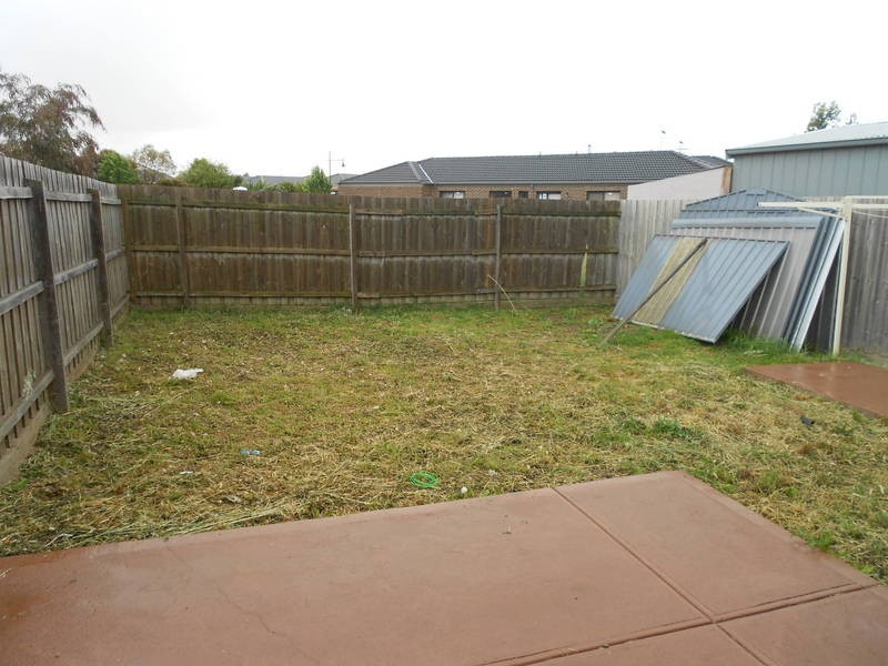 2/15 Lady Penrhyn Drive, Wyndham Vale VIC 3024