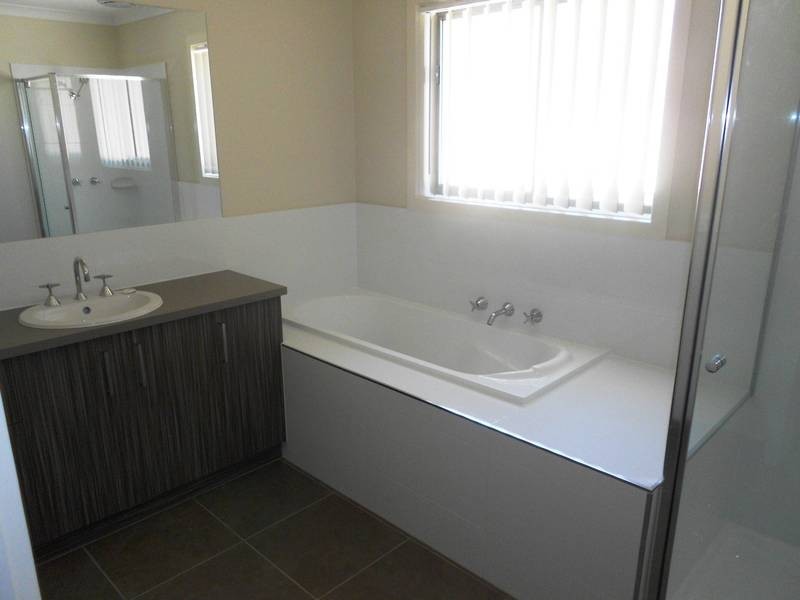 19A  Eleanor Drive, Hoppers Crossing VIC 3029