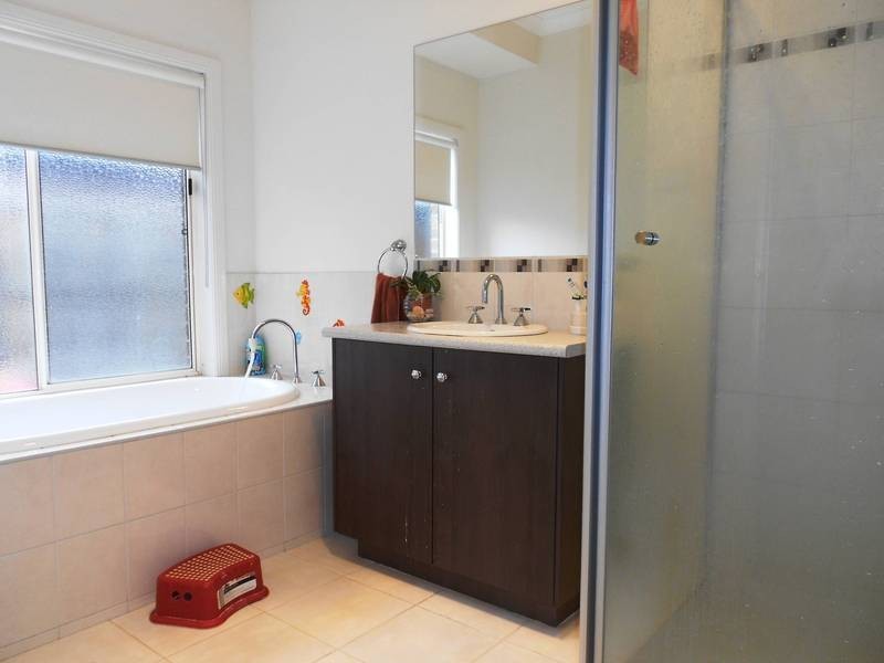 16 Swordgrass Avenue, Tarneit VIC 3029