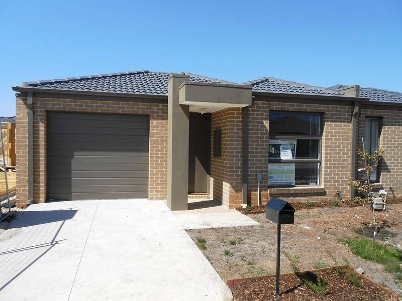 2/3  Mark Drive, Tarneit VIC 3029