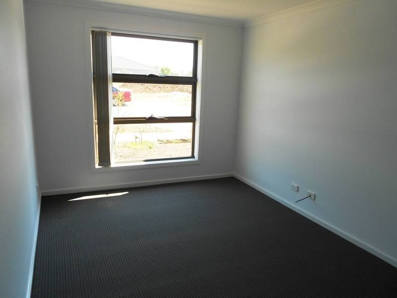 2/3  Mark Drive, Tarneit VIC 3029