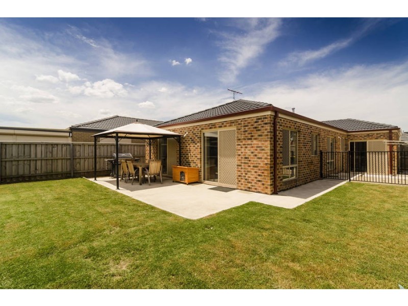 9 Gungurra Grove, Wyndham Vale VIC 3024