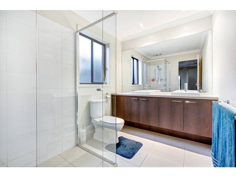 16 Bindarri Road, Wyndham Vale VIC 3024