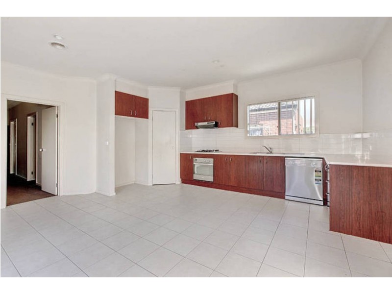 2/2-4 Rutman Close, Werribee VIC 3030