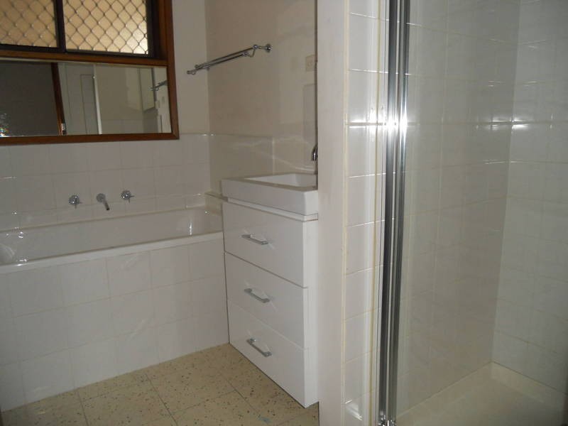 2/11  Rainsford Street, Werribee VIC 3030