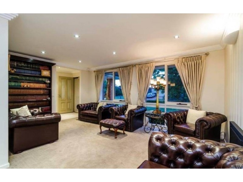 16 Westminster Drive, Werribee VIC 3030