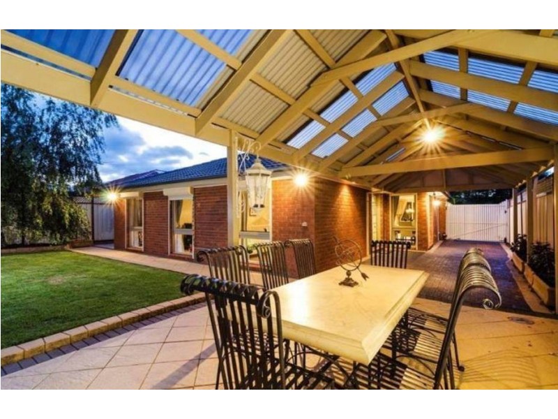 16 Westminster Drive, Werribee VIC 3030