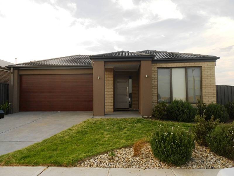 2 Bregman Esplanade, Wyndham Vale VIC 3024