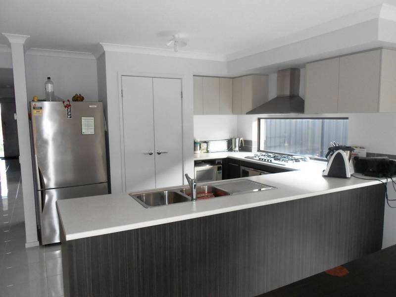 2 Bregman Esplanade, Wyndham Vale VIC 3024