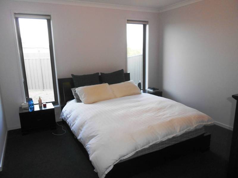 2 Bregman Esplanade, Wyndham Vale VIC 3024